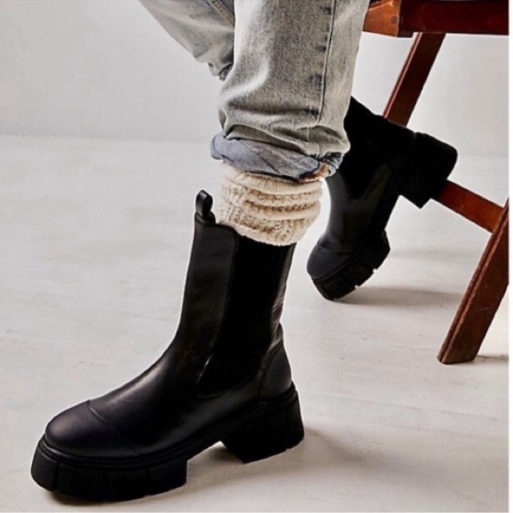 Free People Maren Mid Black Leather Chelsea Boots Size 38.5 US Size 8.5 NWT